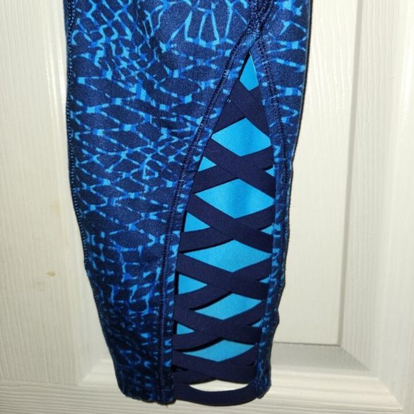 Lululemon Pure Practice Pant in Blue Snake Size 10 Athletic Leggings - Picture 8 of 9